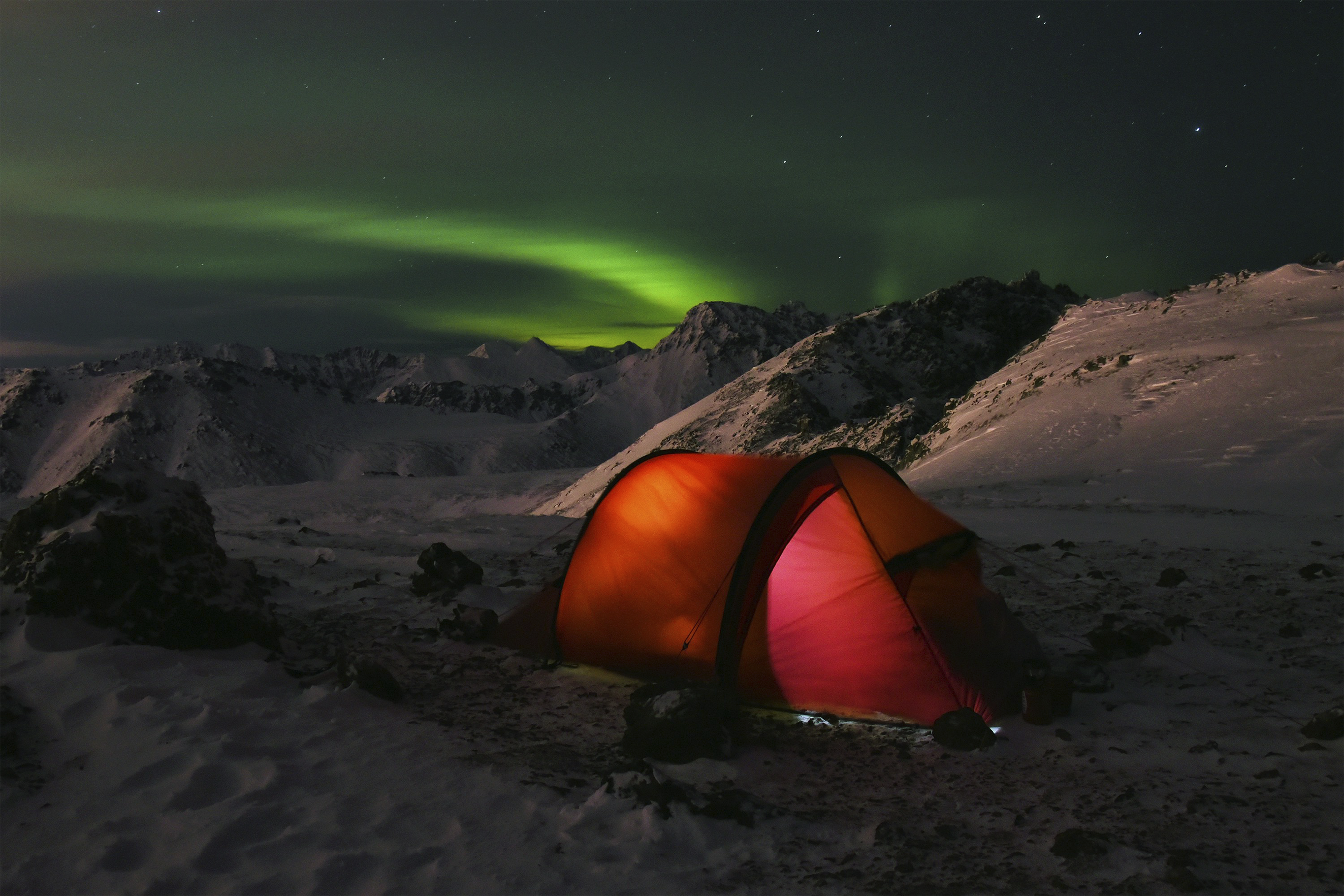 Dicas para Acampar na Neve e Sobreviver ao Frio Extremo