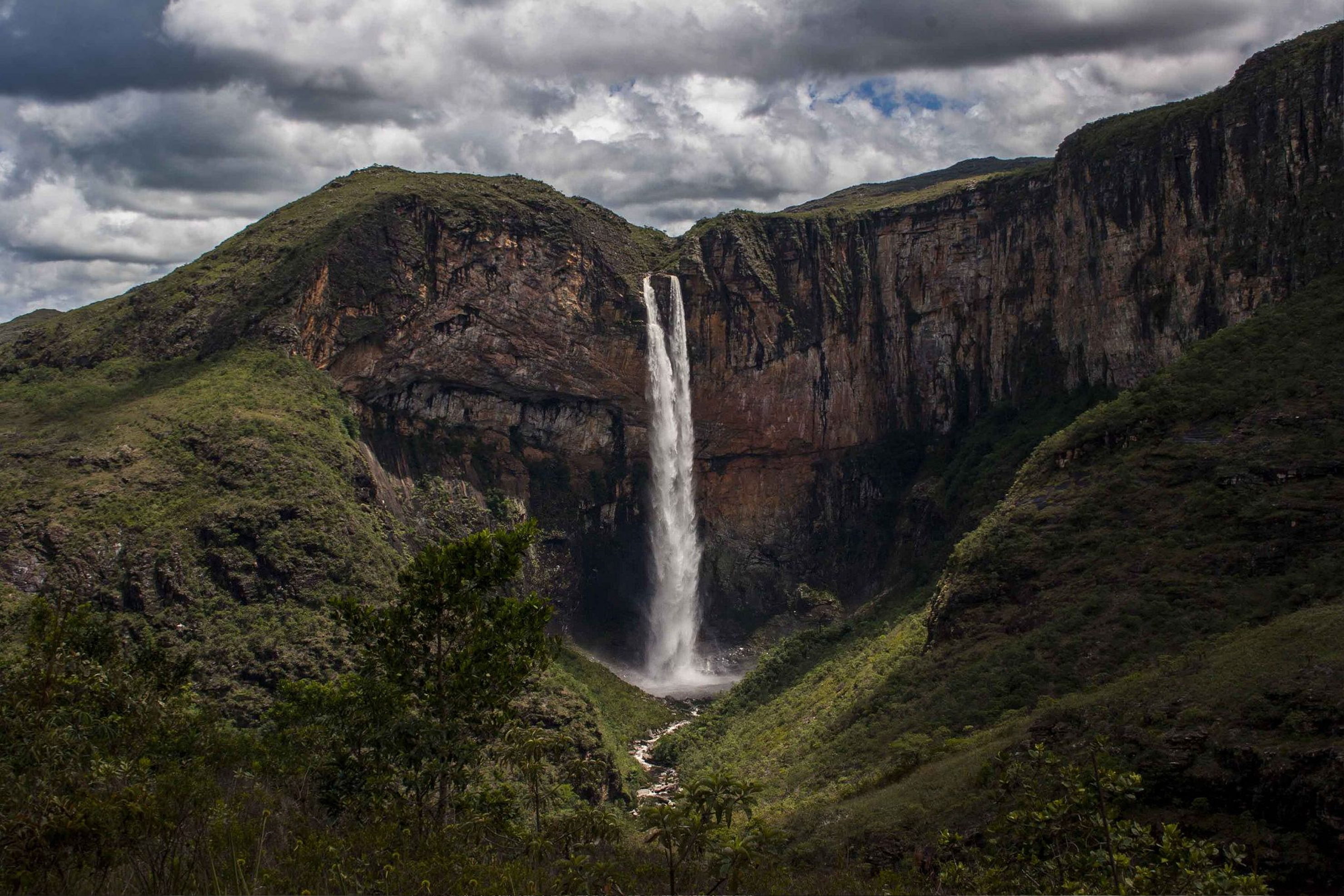 Cachoeira do Tabuleiro: A Maior Queda d'Água de Minas Gerais