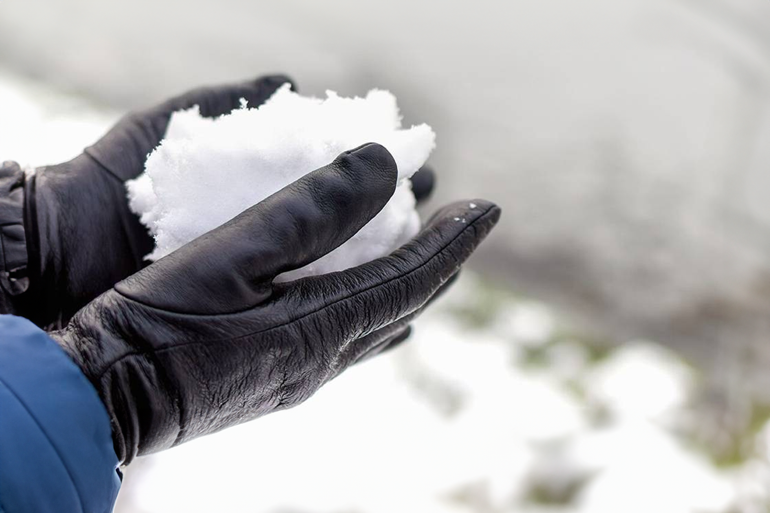 A Importância do Uso de Luvas na Neve