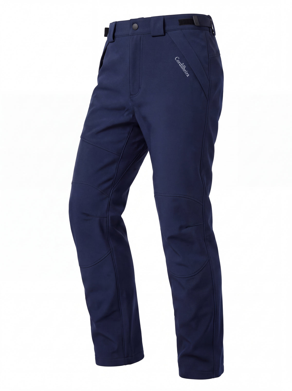 Modelo vestindo Calça 2 em 1 Cordilheira Pathfinder Masculina em ensaio de produto, Roupa da Marca Cordilheira com Boa proteção Confiável para ski, frio e esporte na neve.