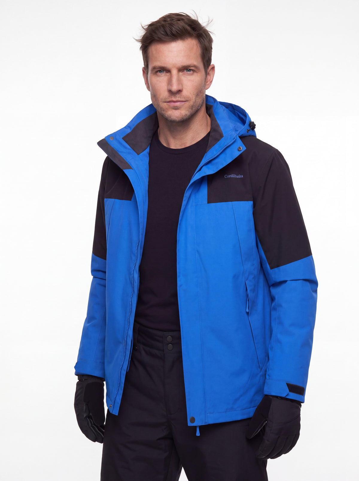 Modelo usando Jaqueta 3 em 1 Cordilheira Outlander com luvas, Roupa da Marca Cordilheira com Boa proteção Confiável para frio e neve.
