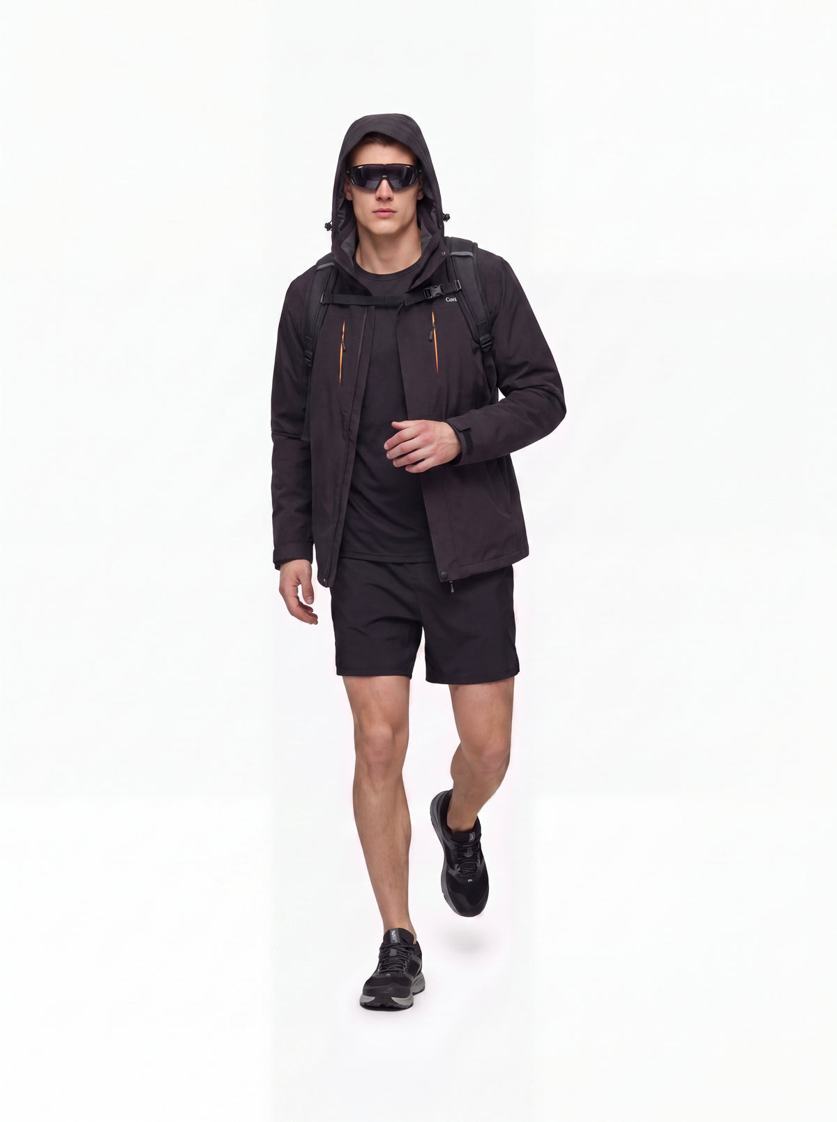 Imagem com proposta outdoor usando Jaqueta 3 em 1 Cordilheira Outlander, Roupa da Marca Cordilheira com Boa resistência e desempenho Confiável.