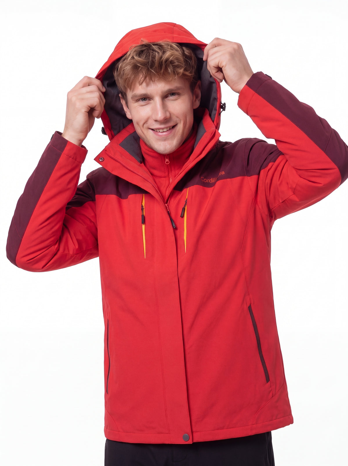 Modelo vestindo capuz da Jaqueta 3 em 1 Cordilheira Thermal Shield, Roupa da Marca Cordilheira com Boa proteção Confiável para neve e vento.