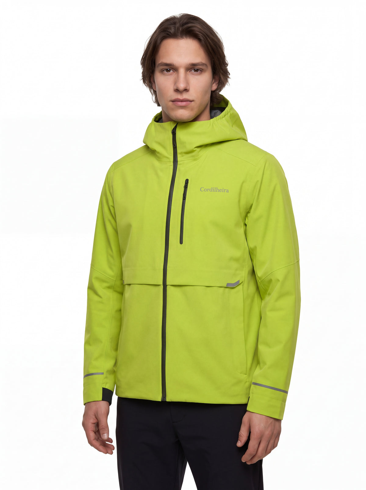 Modelo usando Jaqueta Anorak Cordilheira Defletor Masculina, Roupa da Marca Cordilheira com Boa qualidade, resistência e proteção impermeável Confiável para atividades outdoor.