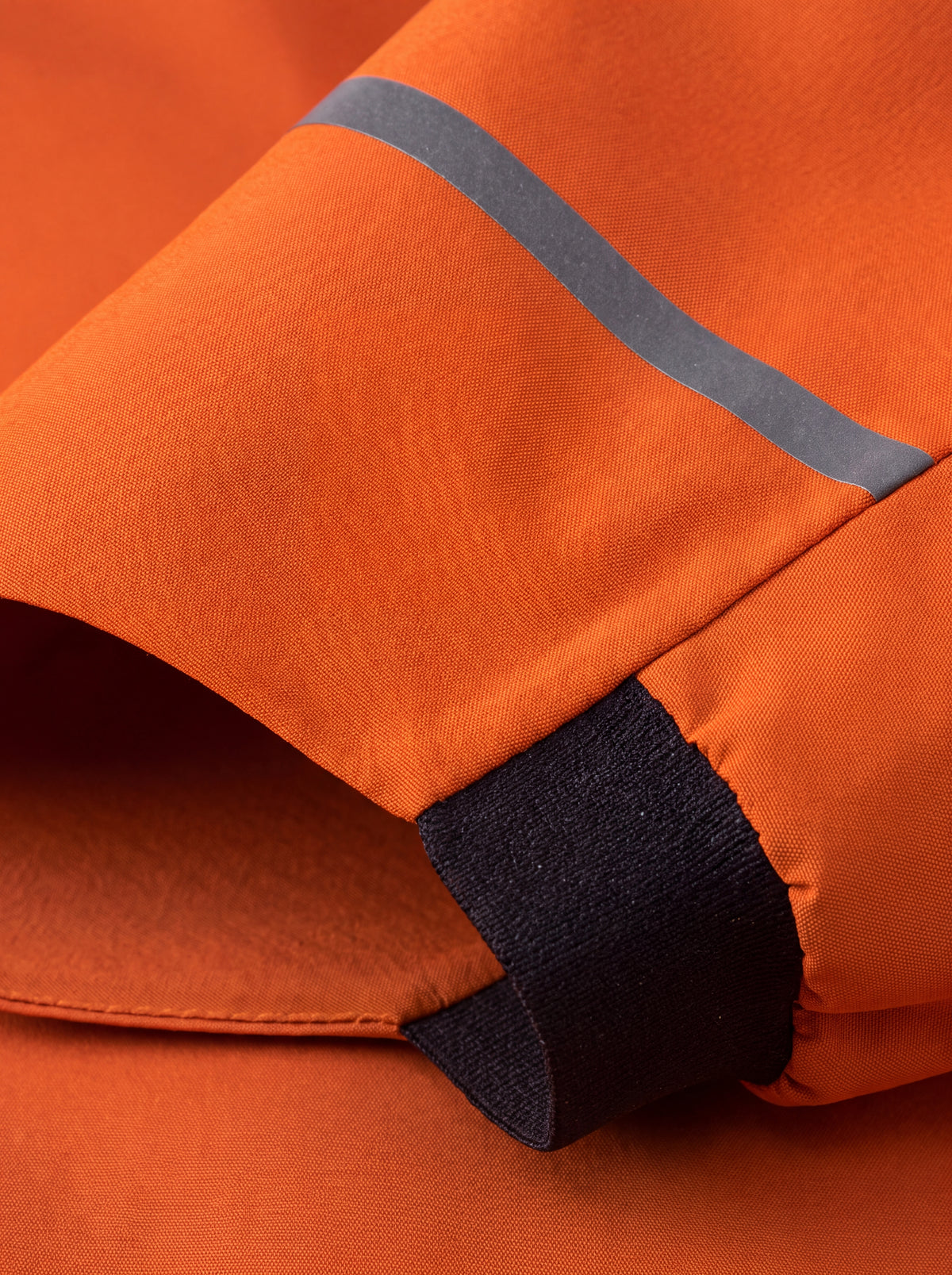 Detalhe do tecido da Jaqueta Anorak Cordilheira Defletor Masculina, Roupa da Marca Cordilheira com Boa resistência, qualidade e proteção Confiável para trilhas e uso ao ar livre.