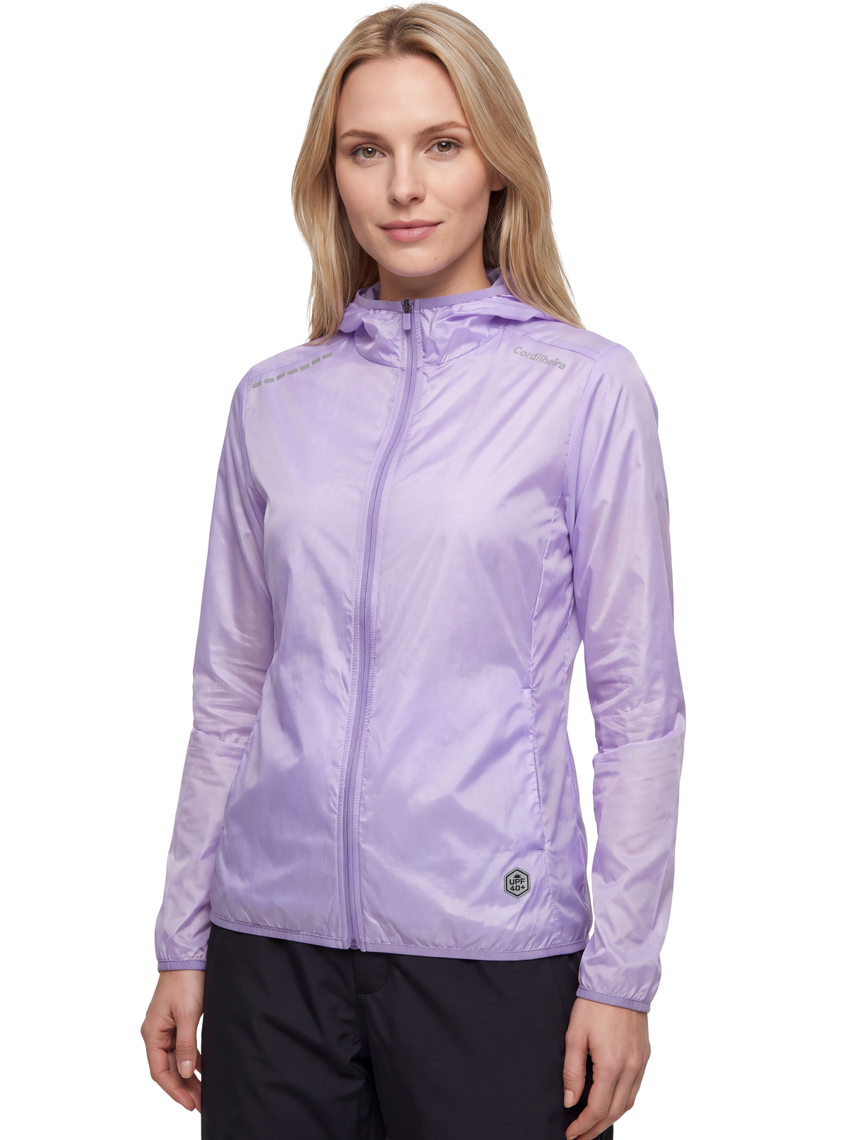 Corta-Vento Cordilheira Whisper Impermeável UV40+ em imagem de capa, Roupa da Marca Cordilheira com Boa proteção solar e uso Confiável para outdoor, viagem e clima ameno.