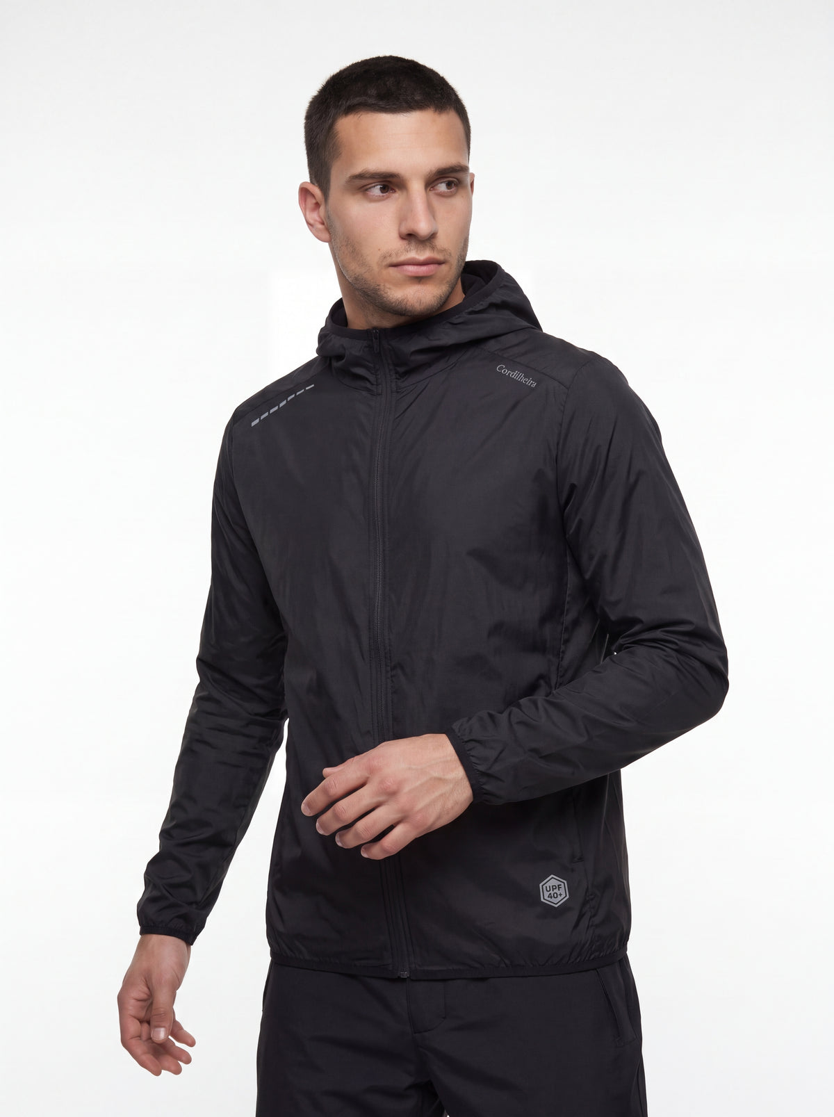 Corta-Vento Cordilheira Whisper Impermeável UV40+ com detalhes e logo preservados, Roupa da Marca Cordilheira com Boa qualidade Confiável.