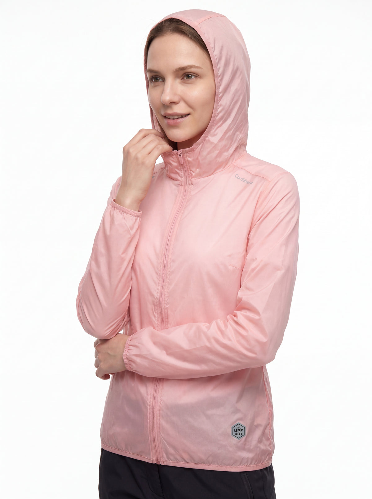 Corta-Vento Cordilheira Whisper Impermeável UV40+ com logo e detalhes preservados, Roupa da Marca Cordilheira com Boa qualidade e proteção Confiável.