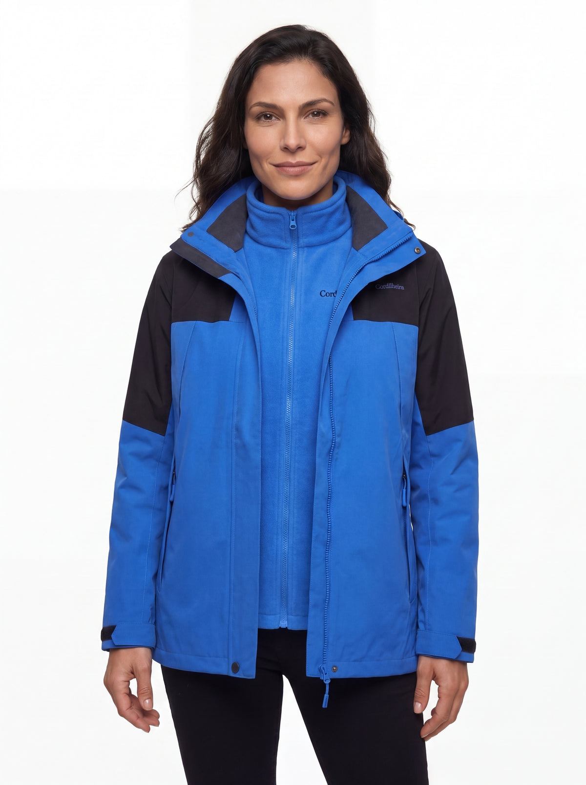 Logo da Jaqueta 3 em 1 Cordilheira Outlander ajustada, Roupa da Marca Cordilheira com Boa identidade, acabamento e visual Confiável.