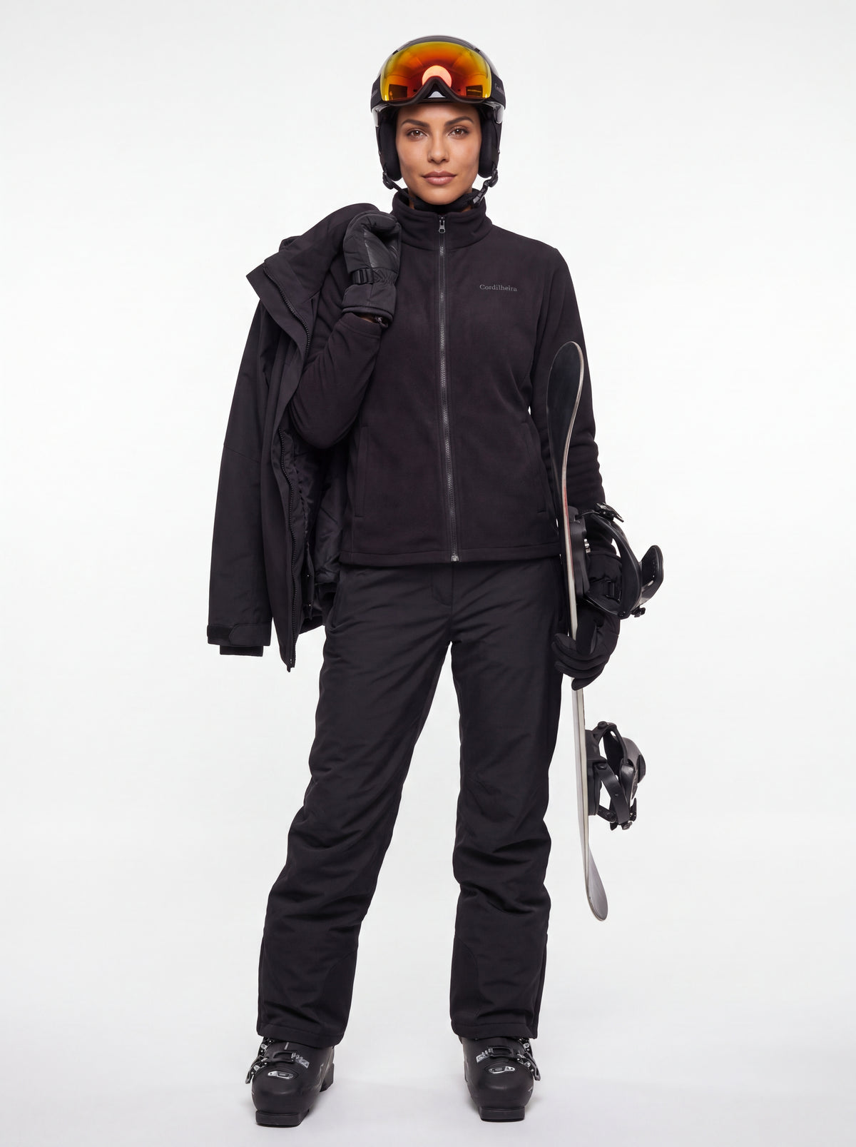 Modelo usando roupas de ski com Jaqueta 3 em 1 Cordilheira Outlander, Roupa da Marca Cordilheira com Boa proteção Confiável para neve e frio intenso.