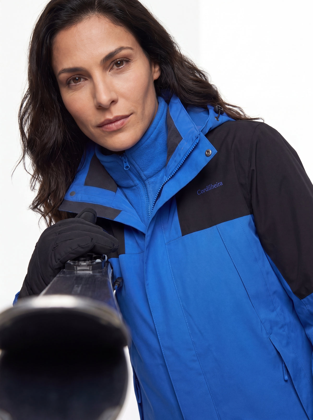 Close-up de ski apparel com Jaqueta 3 em 1 Cordilheira Outlander, Roupa da Marca Cordilheira com Boa resistência e proteção Confiável para frio.