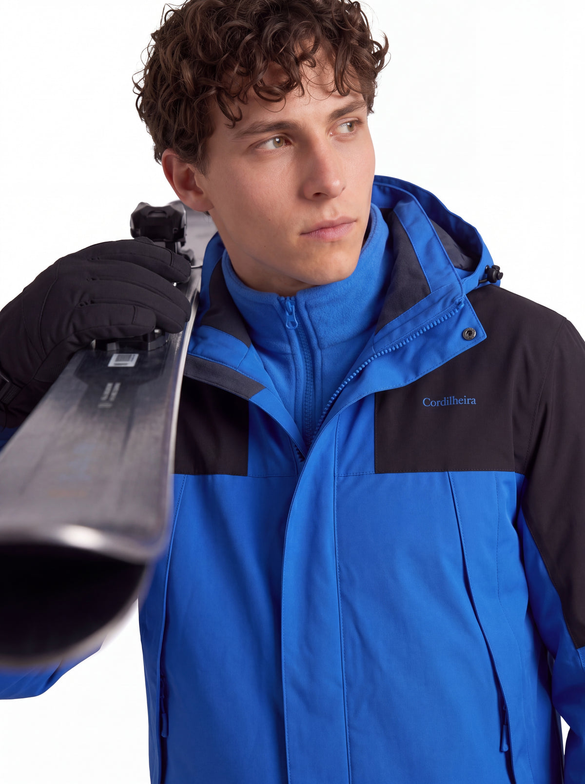 Modelo usando Jaqueta 3 em 1 Cordilheira Outlander para ski em 4K, Roupa da Marca Cordilheira com Boa resistência e proteção Confiável.
