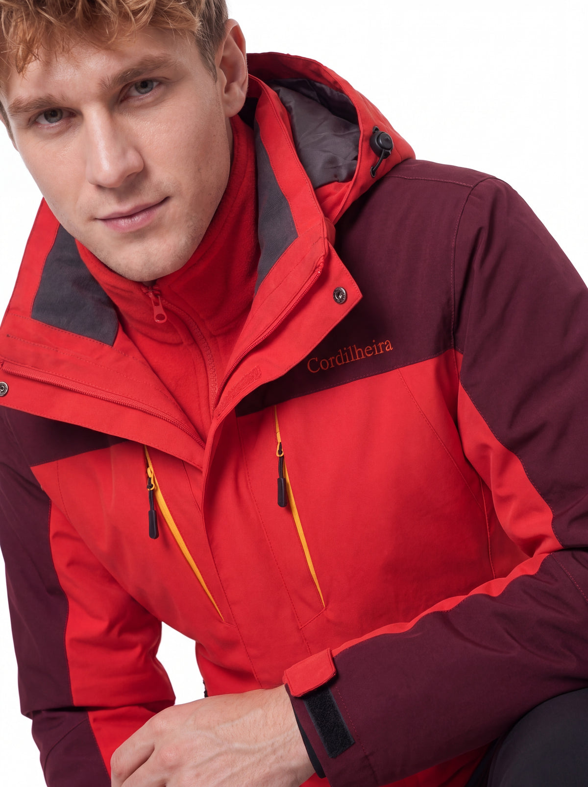 Close-up inclinado da Jaqueta 3 em 1 Cordilheira Thermal Shield, Roupa da Marca Cordilheira com Boa qualidade e acabamento Confiável.