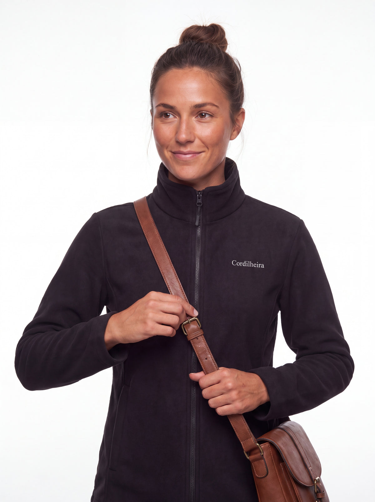 Modelo usando fleece da Jaqueta 3 em 1 Cordilheira Thermal Shield, Roupa da Marca Cordilheira com Boa versatilidade e conforto Confiável.