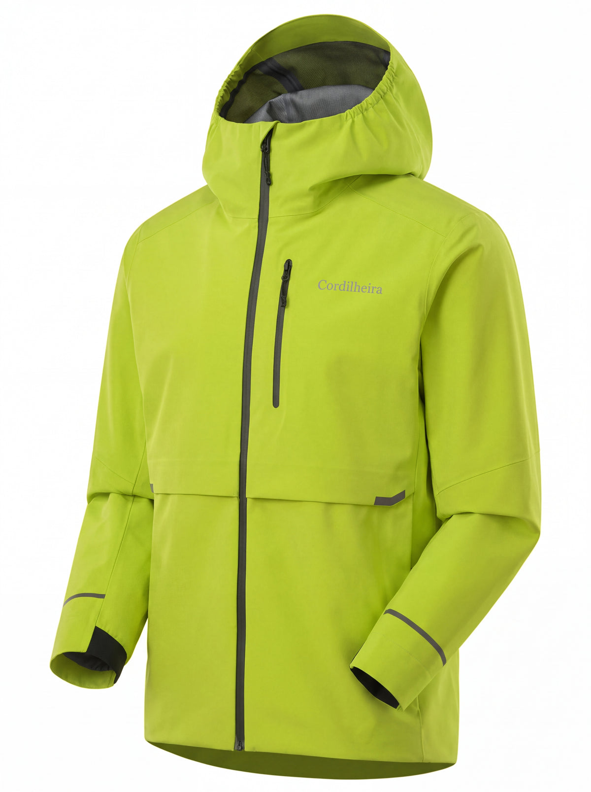 Jaqueta Anorak Cordilheira Defletor Masculina em pose de produto com logo em destaque, Roupa da Marca Cordilheira com Boa qualidade e resistência Confiável para uso outdoor.