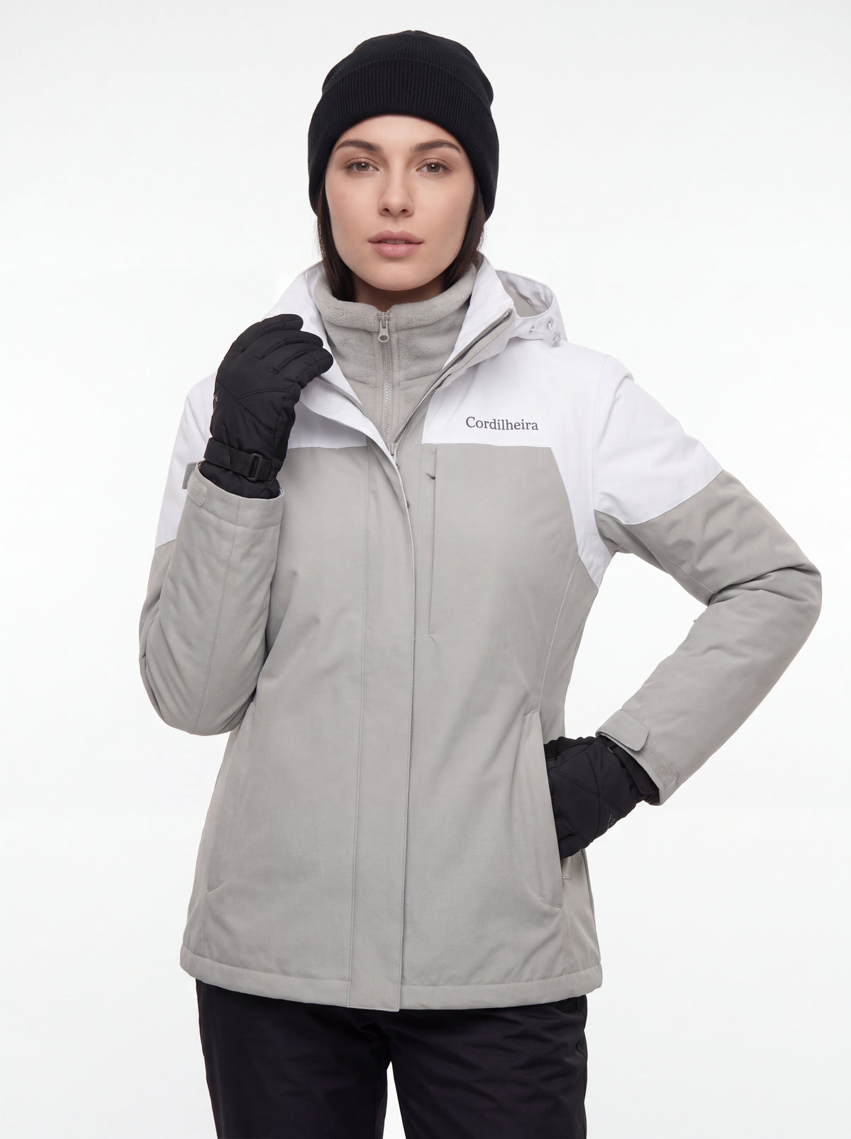 Jaqueta 3 em 1 Cordilheira Alpine Feminina com logotipo em destaque, Roupa da Marca Cordilheira com Boa qualidade, resistência e acabamento Confiável para neve e atividades outdoor.