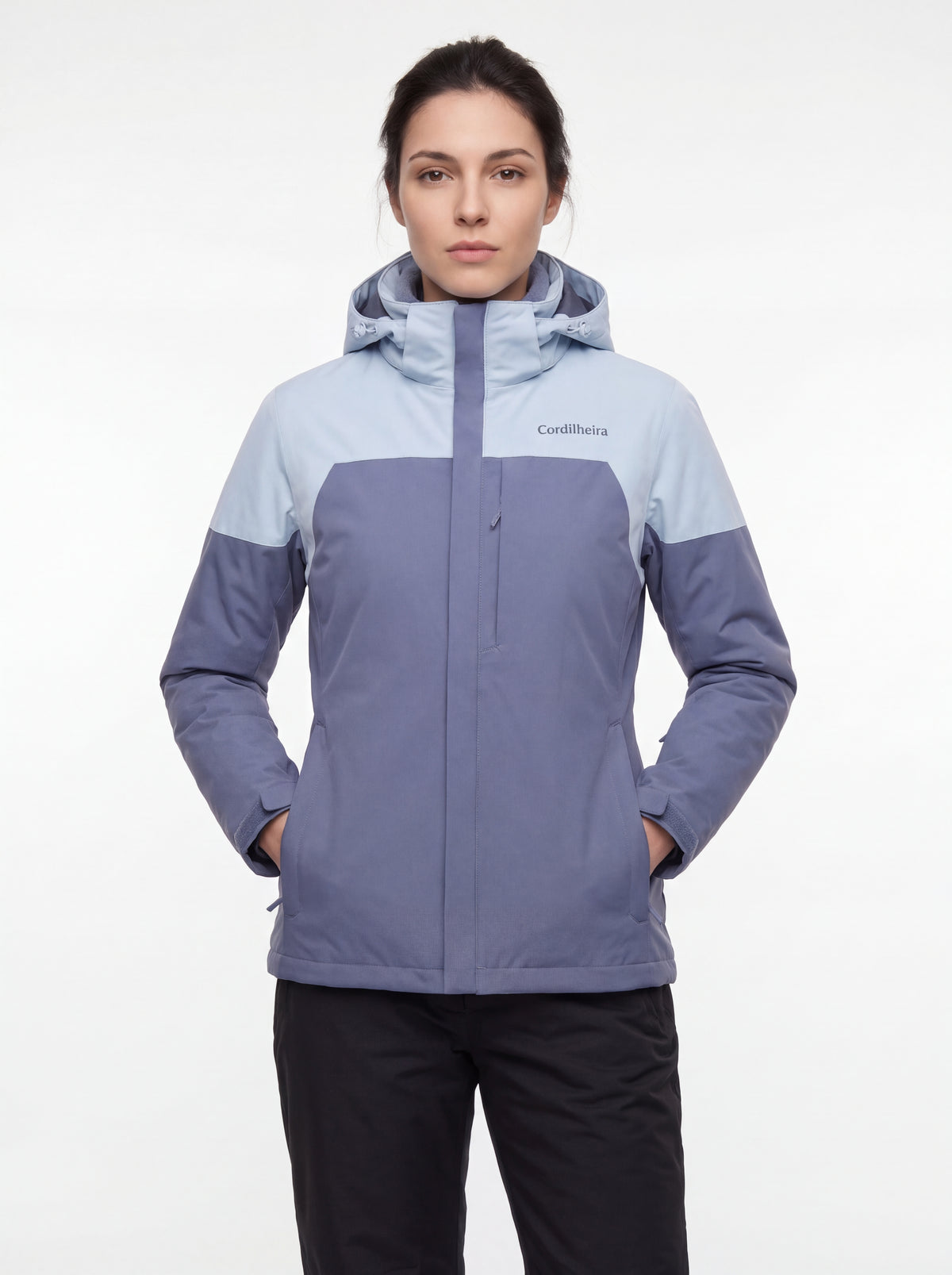Modelo usando Jaqueta 3 em 1 Cordilheira Alpine Feminina com zíper fechado, Roupa da Marca Cordilheira com Boa resistência e proteção impermeável Confiável para neve e frio.