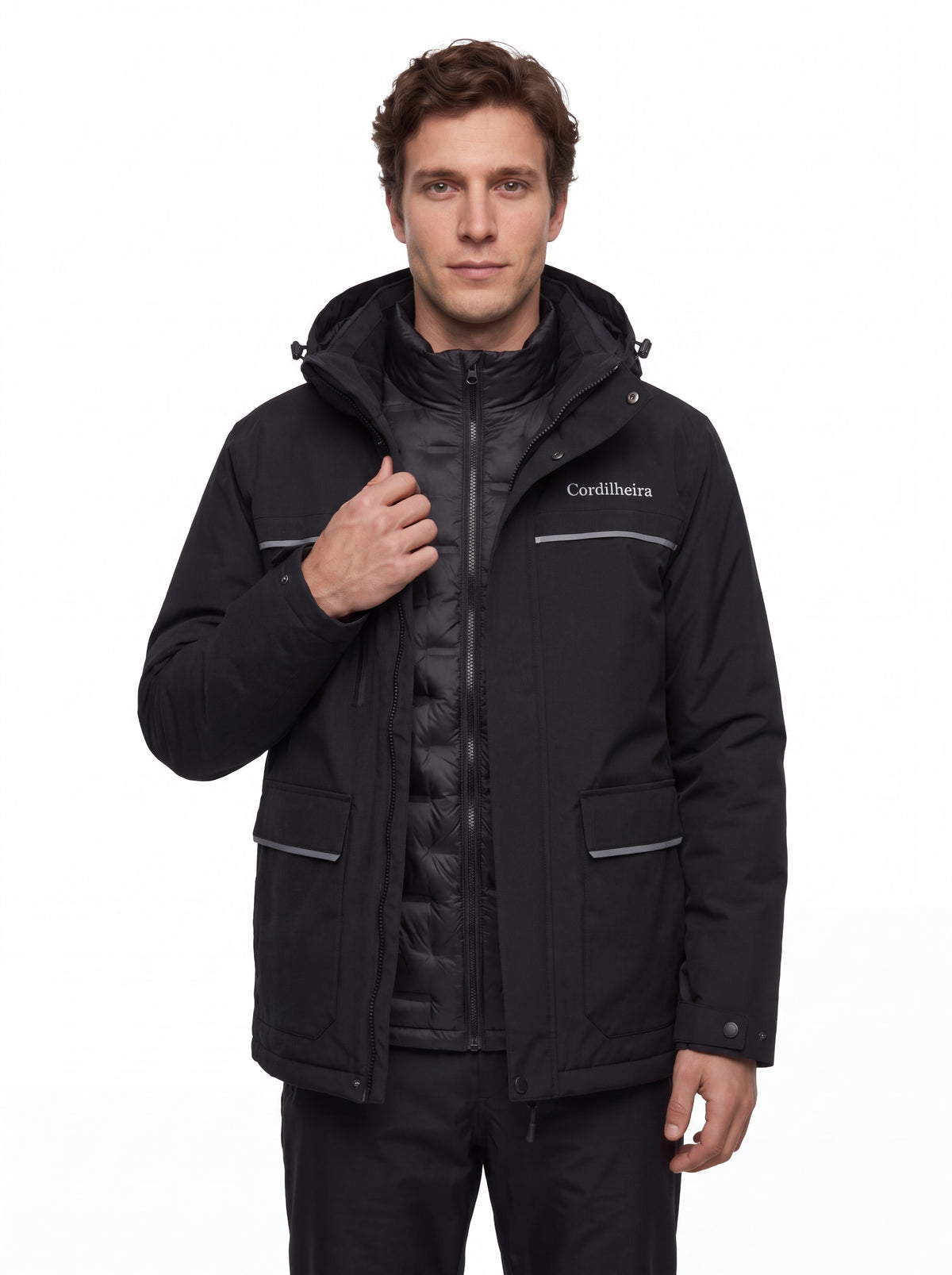 Modelo usando camadas da Jaqueta Puffer 3 em 1 Cordilheira Hybrid Masculina, Roupa da Marca Cordilheira com Boa qualidade, conforto e versatilidade Confiável para diferentes condições de frio.