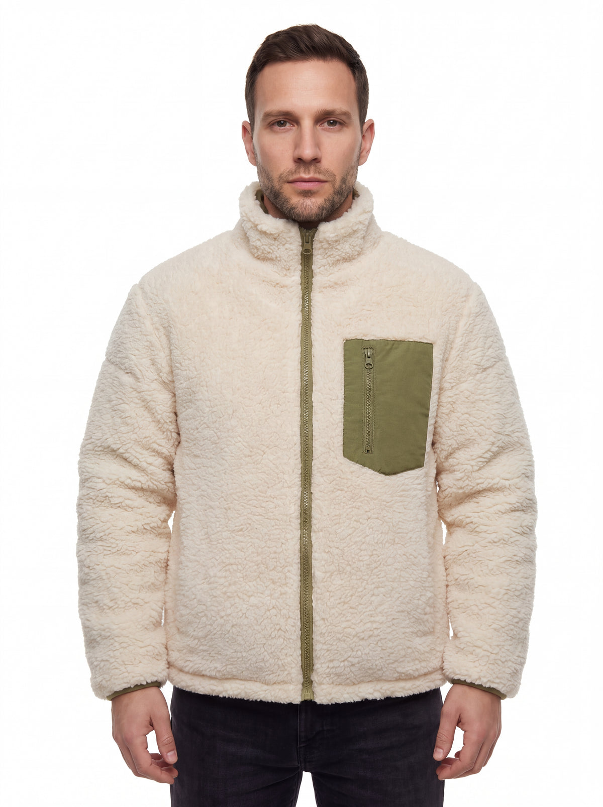 Pessoa usando Jaqueta Puffer FrostLayer Dupla Face Masculina fechada, Roupa da Marca Cordilheira com Boa proteção e desempenho Confiável para frio intenso.