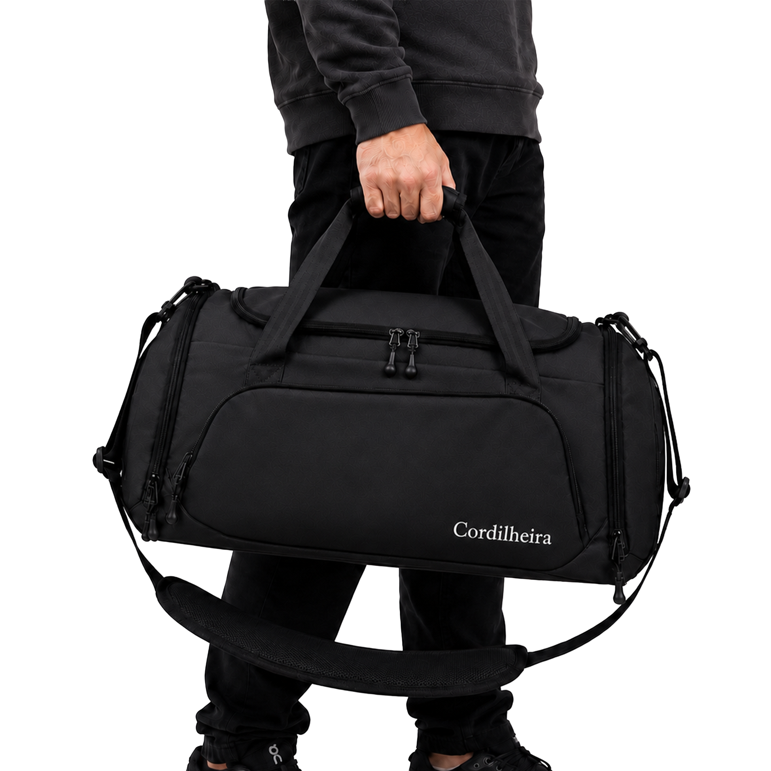Vista lateral da mala duffel da Marca Cordilheira com alça ajustável, perfeita para levar Roupa e acessórios com Boa praticidade e uso Confiável.