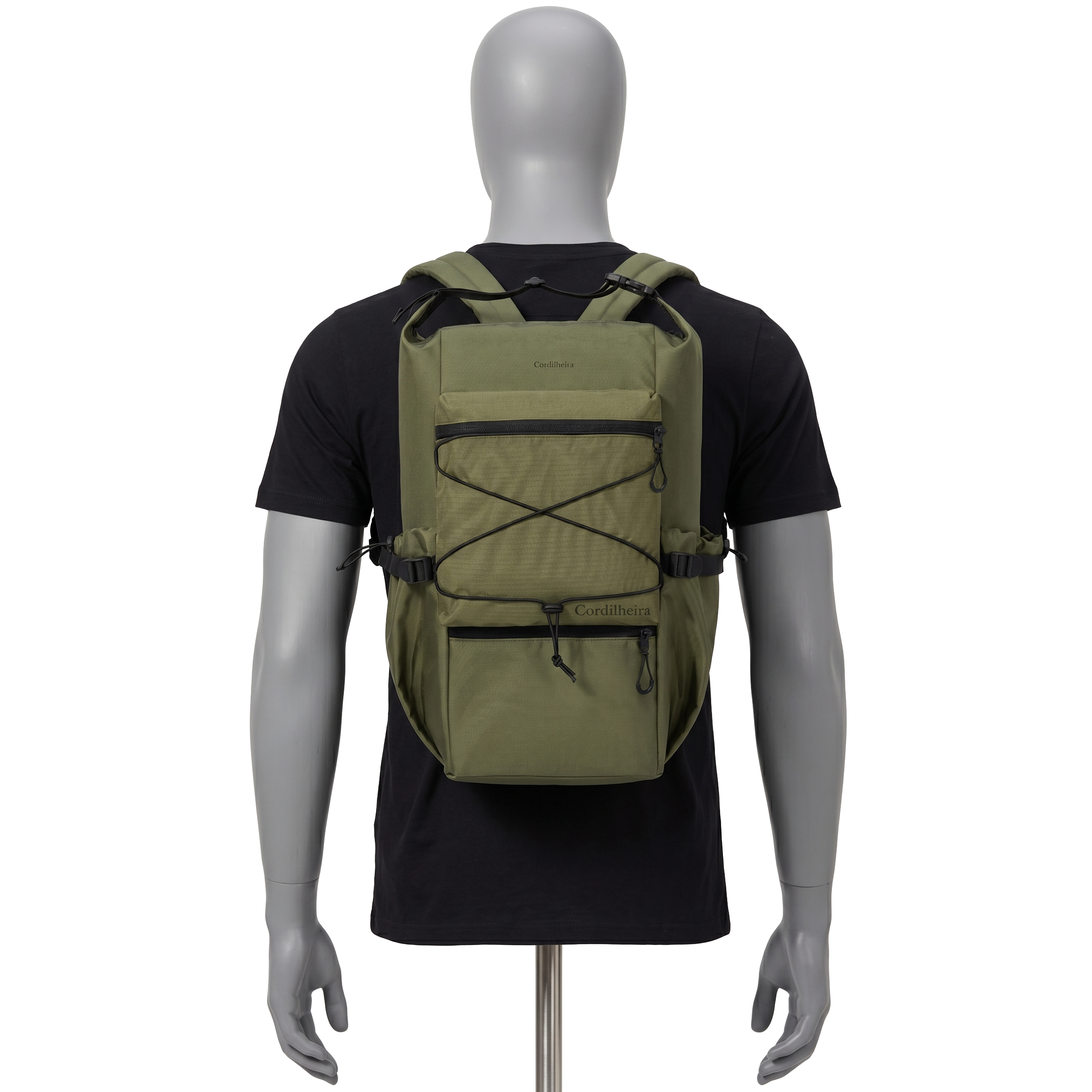 Mochila bege da Marca Cordilheira em vista principal, ideal para levar Roupa e acessórios com Boa capacidade, resistência e uso Confiável em trilhas e viagens.
